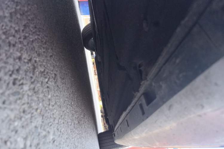 Used Hongqi H5 2023 2.0T Automatic Smart Connect Flagship Edition Chassis Rear Right