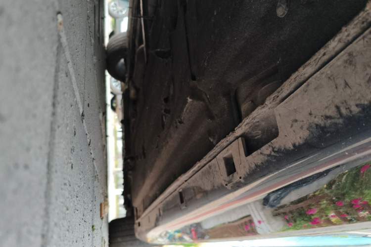 Used Hongqi H5 2023 2.0T Automatic Smart Connect Flagship Edition Chassis Rear Right