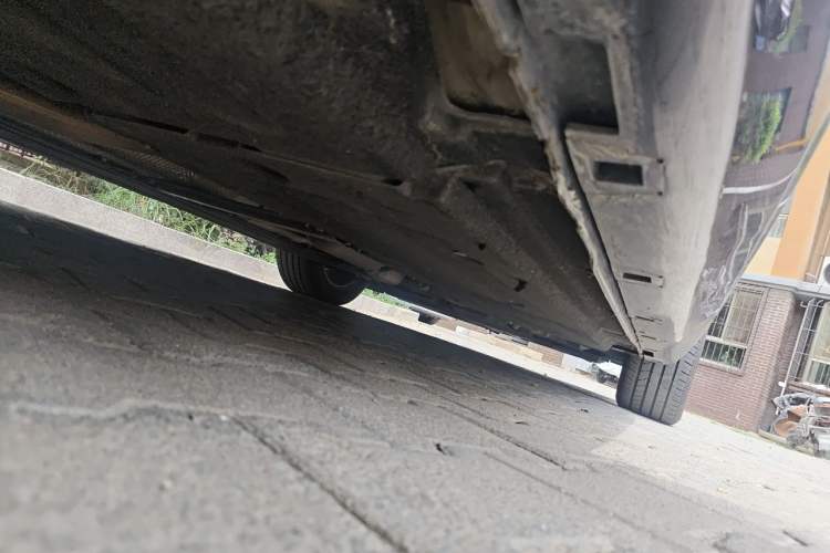 Used Hongqi H5 2023 1.5T DCT Smart Connect Flagship Edition Chassis Rear Right