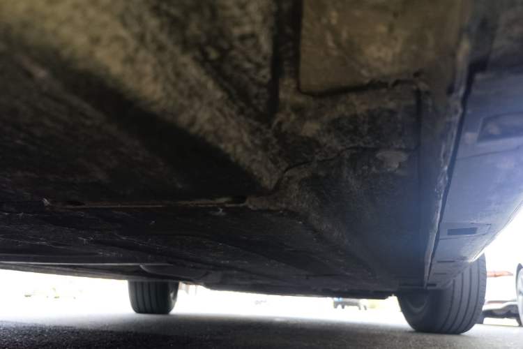 Used Hongqi H5 2023 1.5T DCT Smart Connect Flagship Edition Chassis Rear Right