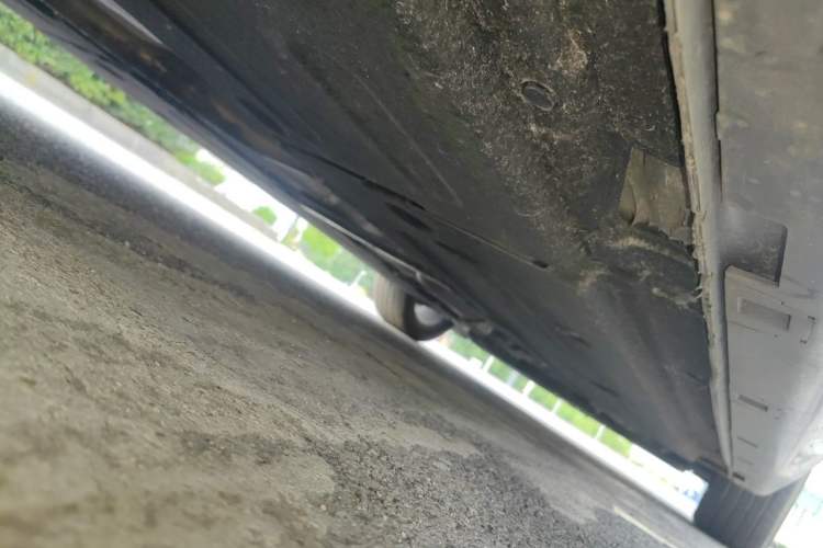 Used Hongqi H5 2023 2.0T Automatic Smart Connect Flagship Edition Chassis Rear Right