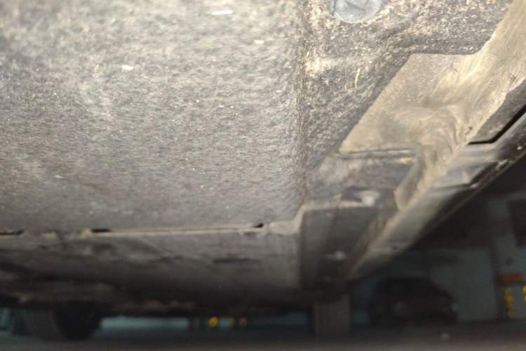 Used Hongqi H5 2023 2.0T Automatic Smart Connect Flagship Edition Chassis Rear Right