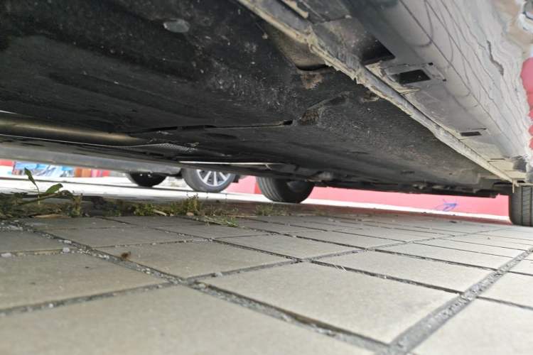 Used Hongqi H5 2023 2.0T Automatic Smart Connect Flagship Edition Chassis Rear Right