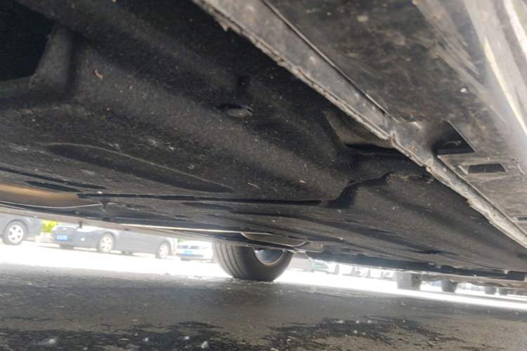 Used Hongqi H5 2023 2.0T Automatic Smart Connect Flagship Edition Chassis Rear Right
