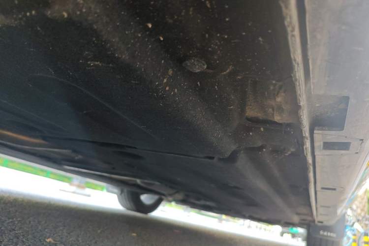 Used Hongqi H5 2023 2.0T Automatic Smart Connect Flagship Edition Chassis Rear Right
