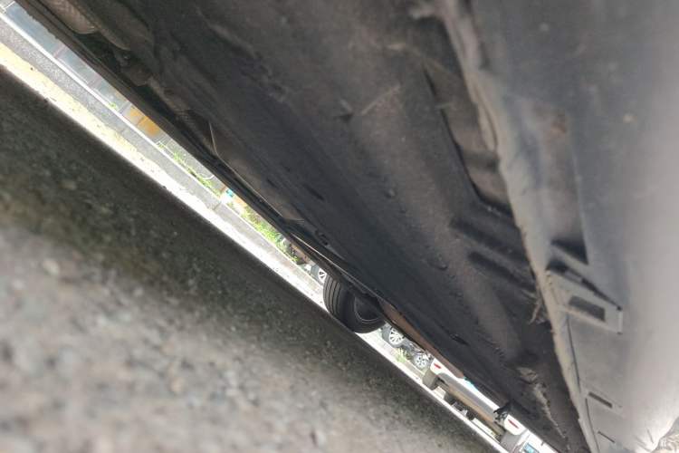 Used Hongqi H5 2023 2.0T Automatic Smart Connect Flagship Edition Chassis Rear Right