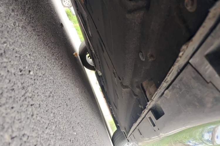 Used Hongqi H5 2023 2.0T Automatic Smart Connect Flagship Edition Chassis Rear Right