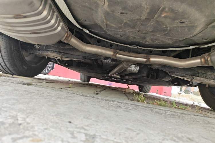 Used Hongqi H5 2023 2.0T Automatic Smart Connect Flagship Edition Chassis Rear