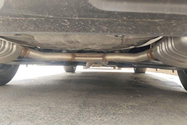 Used Hongqi H5 2023 2.0T Automatic Smart Connect Flagship Edition Chassis Rear