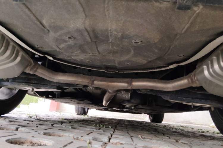 Used Hongqi H5 2023 2.0T Automatic Smart Connect Flagship Edition Chassis Rear