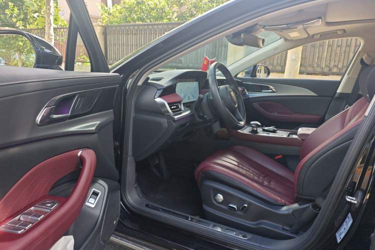 Used Hongqi H5 2023 2.0T Automatic Smart Connect Flagship Edition Driver Seat
