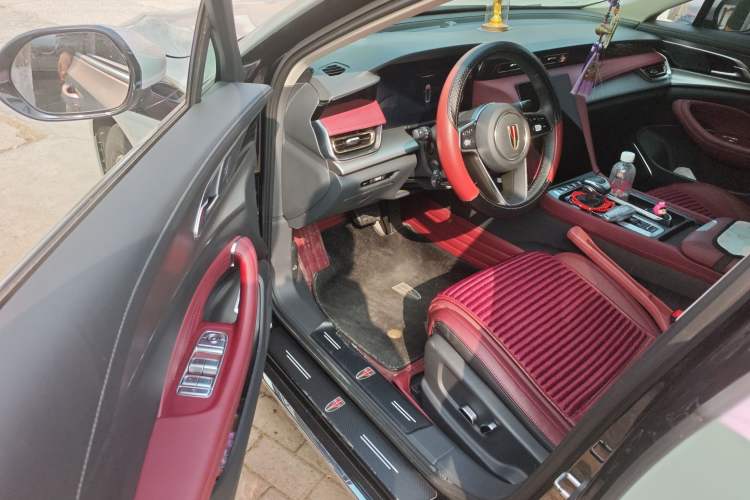 Used Hongqi H5 2023 2.0T Automatic Smart Connect Flagship Edition Driver Seat