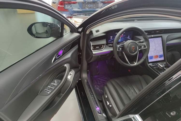 Used Hongqi H5 2023 2.0T Automatic Smart Connect Flagship Edition Driver Seat