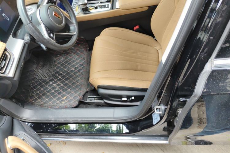 Used Hongqi H5 2023 2.0T Automatic Smart Connect Flagship Edition Driver Seat