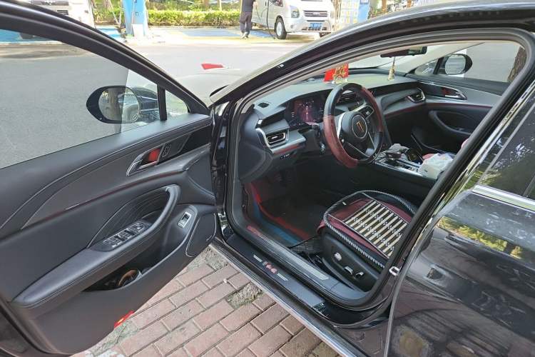 Used Hongqi H5 2023 2.0T Automatic Smart Connect Flagship Edition Driver Seat