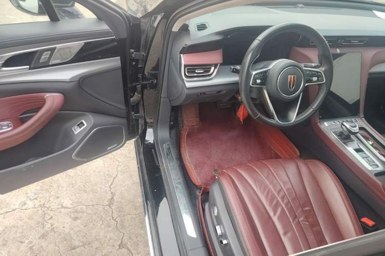 Used Hongqi H5 2023 2.0T Automatic Smart Connect Flagship Edition Driver Seat