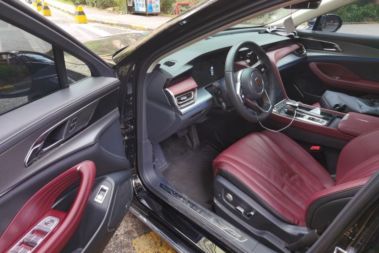 Used Hongqi H5 2023 2.0T Automatic Smart Connect Flagship Edition Driver Seat