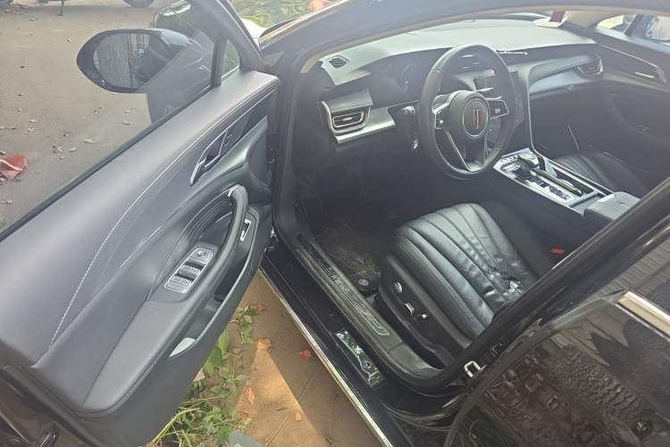 Used Hongqi H5 2023 2.0T Automatic Smart Connect Flagship Edition Driver Seat