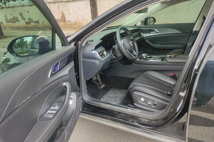 Used Hongqi H5 2023 2.0T Automatic Smart Connect Flagship Edition Driver Seat