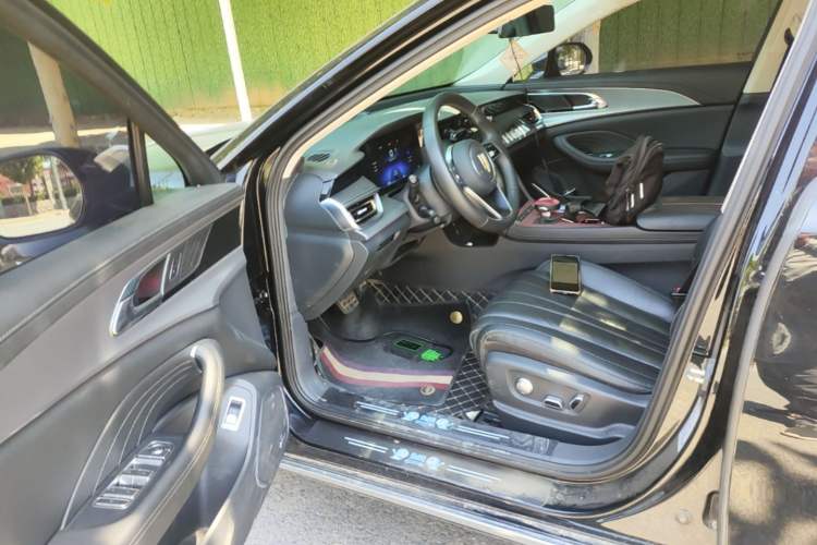 Used Hongqi H5 2023 2.0T Automatic Smart Connect Flagship Edition Driver Seat