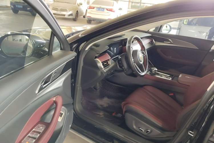 Used Hongqi H5 2023 1.5T DCT Smart Connect Flagship Edition Driver Seat