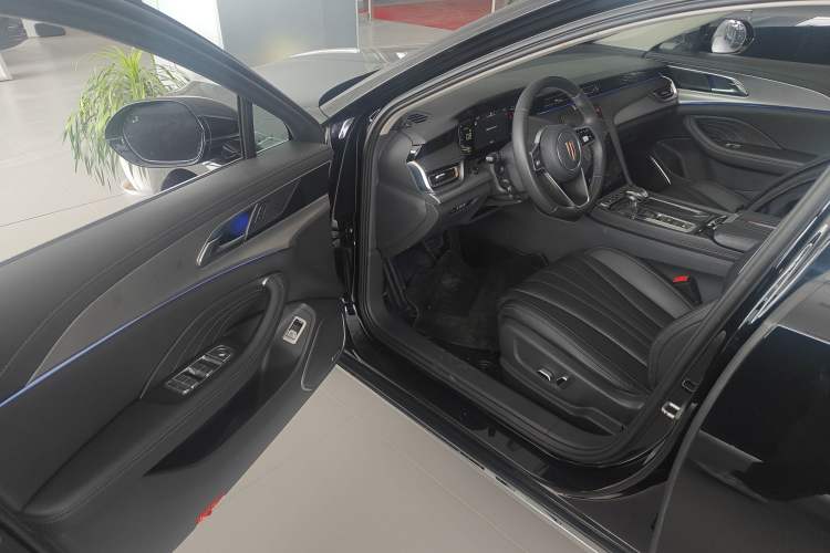 Used Hongqi H5 2023 2.0T Automatic Smart Connect Flagship Edition Driver Seat