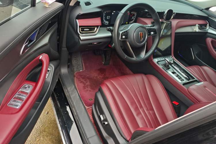 Used Hongqi H5 2023 2.0T Automatic Smart Connect Flagship Edition Driver Seat