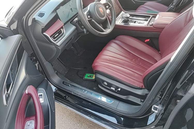 Used Hongqi H5 2023 2.0T Automatic Smart Connect Flagship Edition Driver Seat