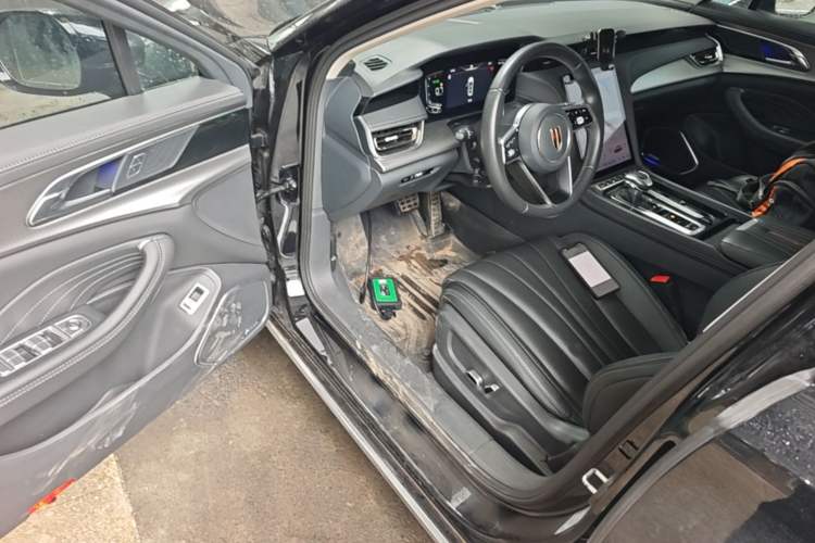 Used Hongqi H5 2023 2.0T Automatic Smart Connect Flagship Edition Driver Seat