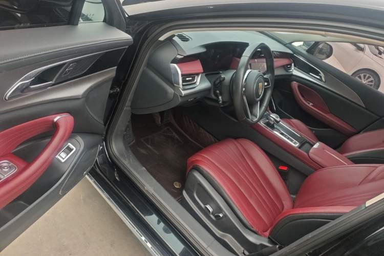 Used Hongqi H5 2023 2.0T Automatic Smart Connect Flagship Edition Driver Seat