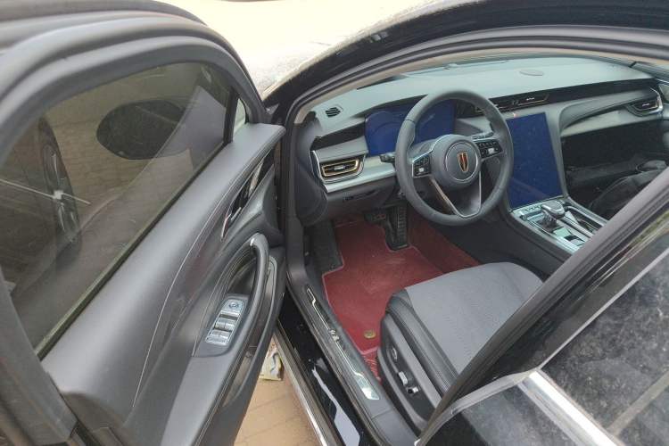 Used Hongqi H5 2023 2.0T Automatic Smart Connect Flagship Edition Driver Seat