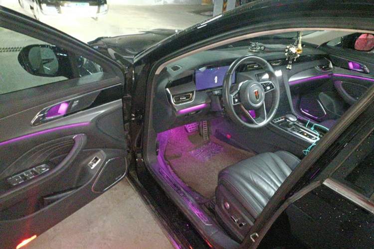 Used Hongqi H5 2023 2.0T Automatic Smart Connect Flagship Edition Driver Seat