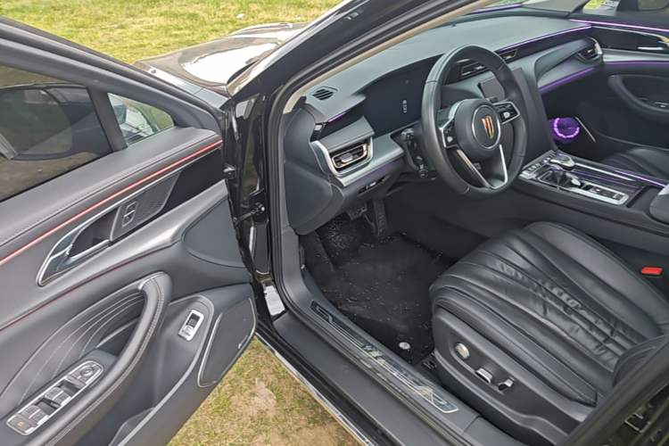 Used Hongqi H5 2023 2.0T Automatic Smart Connect Flagship Edition Driver Seat