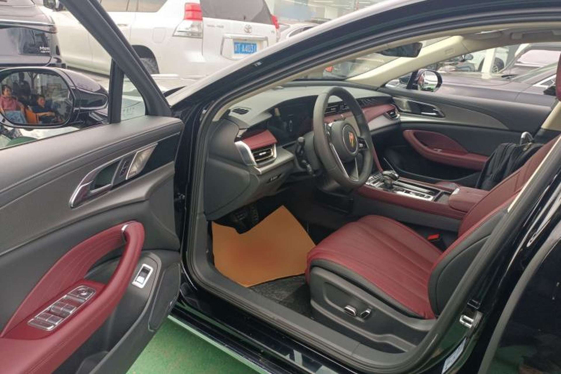 Used Hongqi H5 2023 2.0T Automatic Smart Connect Flagship Edition Driver Seat
