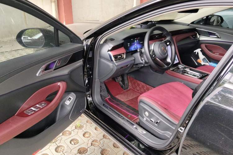 Used Hongqi H5 2023 2.0T Automatic Smart Connect Flagship Edition Driver Seat