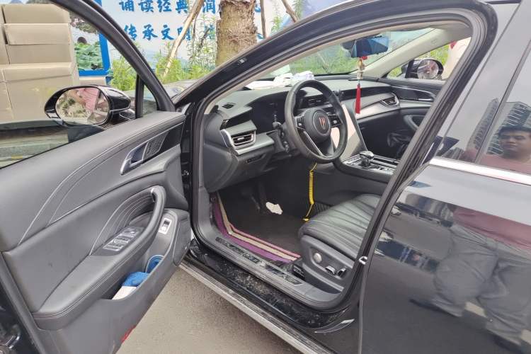 Used Hongqi H5 2023 2.0T Automatic Smart Connect Flagship Edition Driver Seat