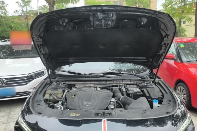Used Hongqi H5 2023 2.0T Automatic Smart Connect Flagship Edition Engine Bay