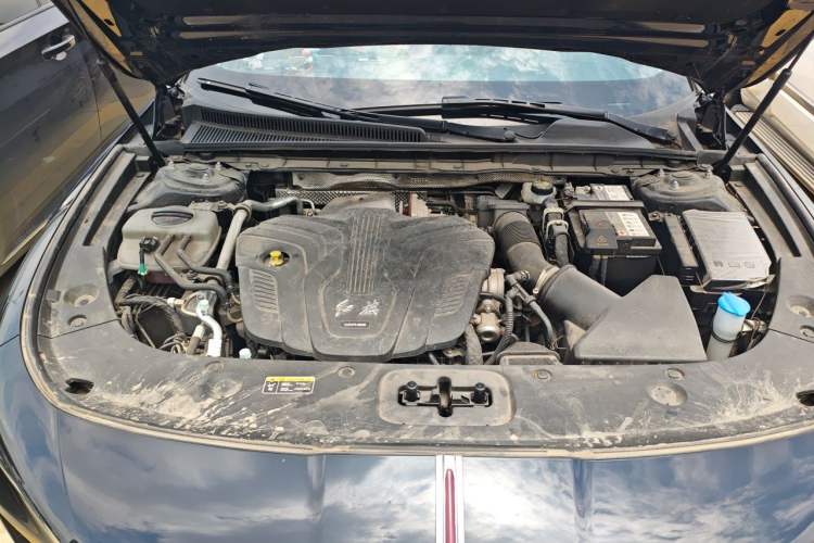 Used Hongqi H5 2023 2.0T Automatic Smart Connect Flagship Edition Engine Bay