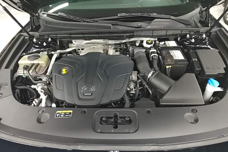 Used Hongqi H5 2023 2.0T Automatic Smart Connect Flagship Edition Engine Bay