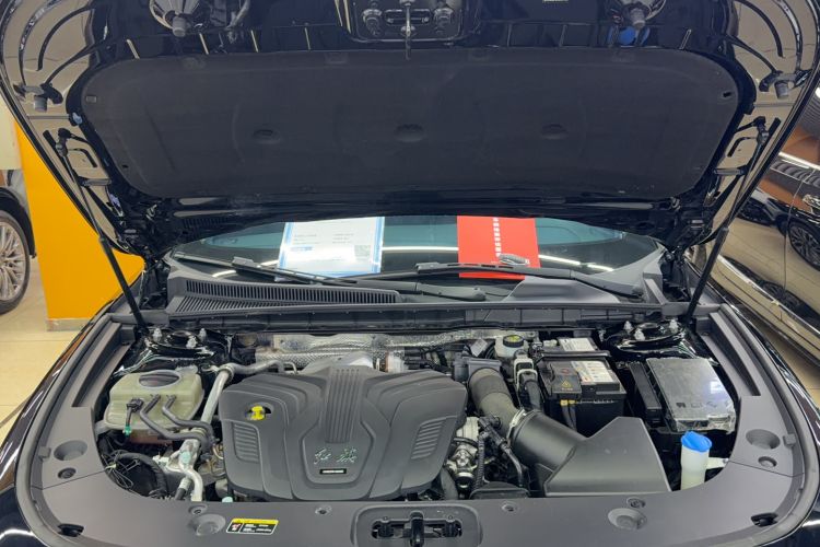 Used Hongqi H5 2023 2.0T Automatic Smart Connect Flagship Edition Engine Bay