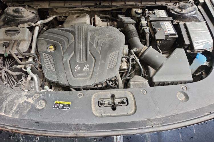 Used Hongqi H5 2023 2.0T Automatic Smart Connect Flagship Edition Engine Bay