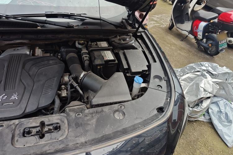 Used Hongqi H5 2023 2.0T Automatic Smart Connect Flagship Edition Engine Bay Left