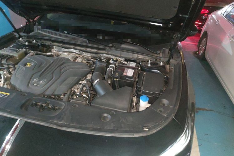 Used Hongqi H5 2023 2.0T Automatic Smart Connect Flagship Edition Engine Bay Left