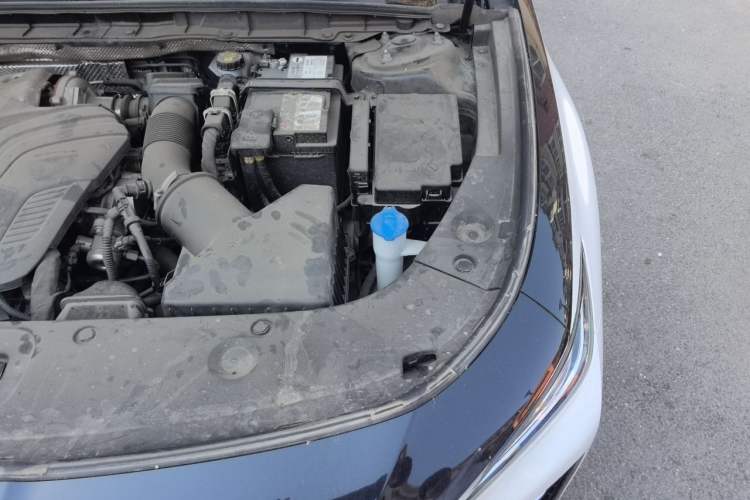 Used Hongqi H5 2023 2.0T Automatic Smart Connect Flagship Edition Engine Bay Left