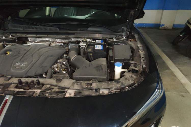 Used Hongqi H5 2023 2.0T Automatic Smart Connect Flagship Edition Engine Bay Left