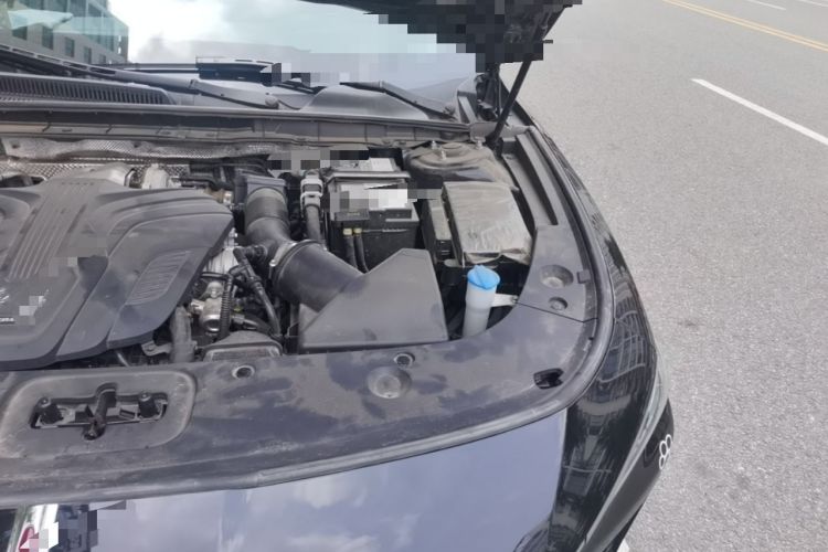Used Hongqi H5 2023 2.0T Automatic Smart Connect Flagship Edition Engine Bay Left