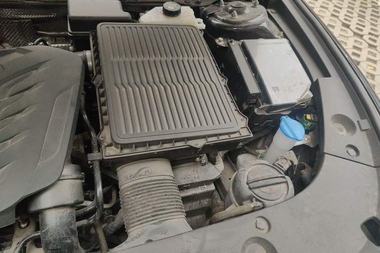 Used Hongqi H5 2023 1.5T HEV Smart Connect Flagship Edition Engine Bay Left