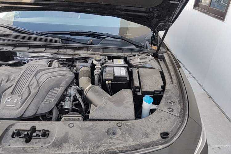 Used Hongqi H5 2023 2.0T Automatic Smart Connect Flagship Edition Engine Bay Left