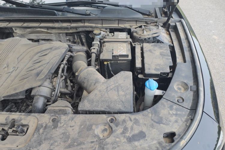 Used Hongqi H5 2023 1.5T DCT Smart Connect Flagship Edition Engine Bay Left