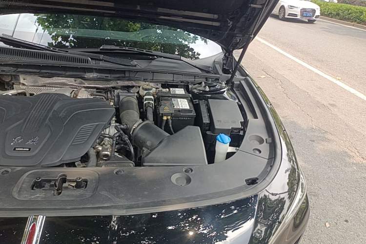 Used Hongqi H5 2023 2.0T Automatic Smart Connect Flagship Edition Engine Bay Left
